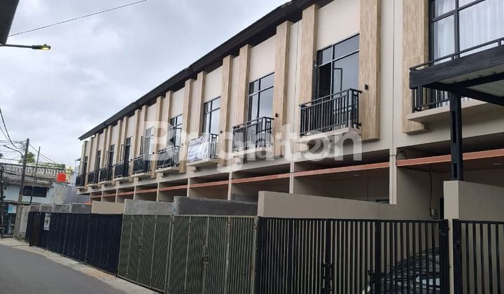 RUMAH BARU SIAP HUNI DAERAH STRATEGIS CENGKARENG JAKARTA BARAT