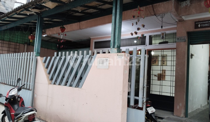 2-Storey Spacious House in Jelambar Grogol, West Jakarta