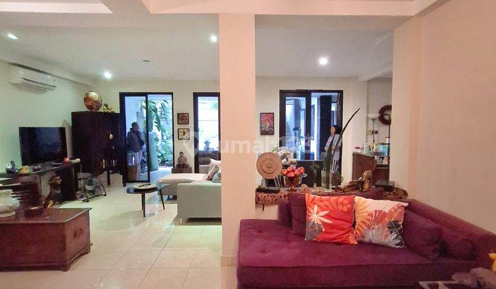 ruang keluarga rumah di pondok aren shm