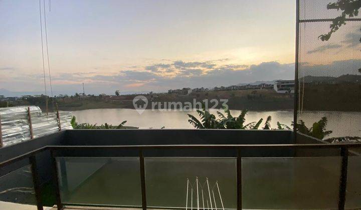 Turun Harga 700 Juta! Rumah View Danau Semi Furnished Lux Fasad Scandivanian Style Di Kota Baru Parahyangan
 1