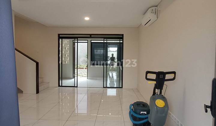 For Rent Rumah 100% Baru Dengan Taman Belakang Luas Di Tatar Simakirana - Kota Baru Parahyangan