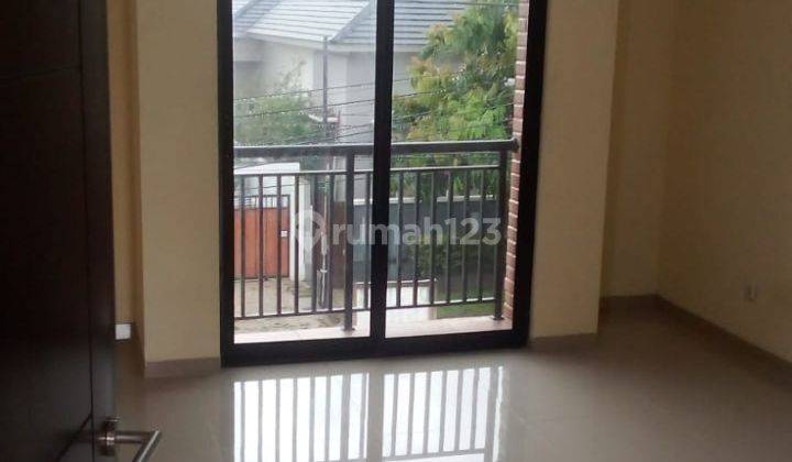 Rumah Minimalis 2 Lantai Pondok Kelapa  2