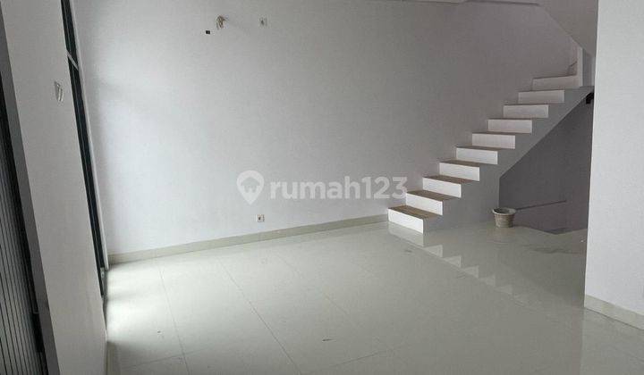 Rumah 3 Lantai Baru Di Jatinegara Lokasi Strategis  2