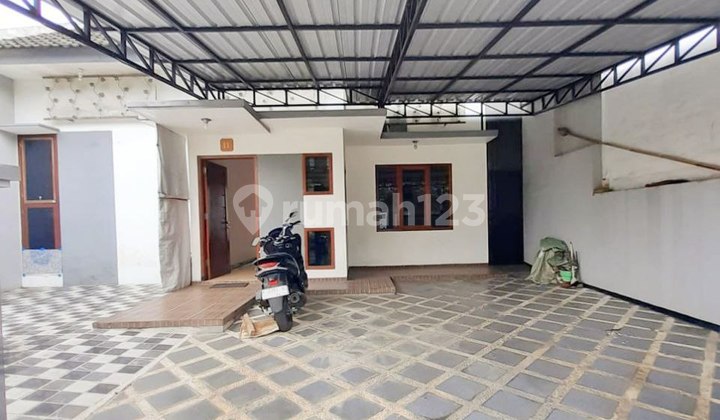Ready-to-Occupy House, Well-Maintained, In Elite Housing, Araya, Golf Area, Malang 2