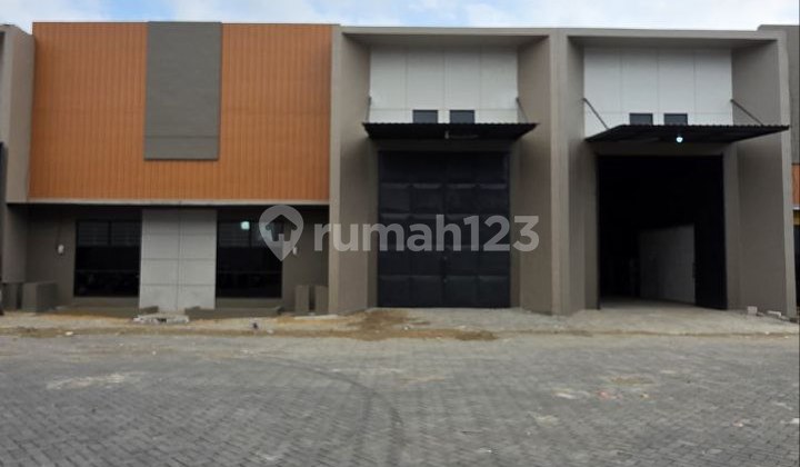 Safe Warehouse, No Extortion, 24-Hour Security, One Gate System, Pakisaji, Malang.