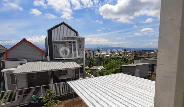 Ready-to-Live House, Well-Maintained, 2 Floors, Joyo Agung, Lowokwaru, Malang 2