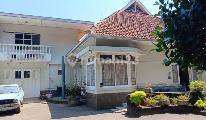 Rumah Klasik Colonial, Selangkah Dengan Mog, Ijen, Malang