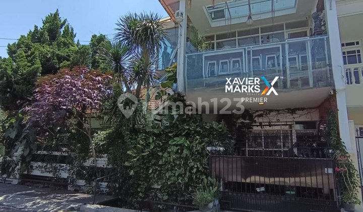 Hook House, Spacious, Well-Maintained Ready to Occupy, 5 Bedrooms, Jl Bunga, Lowokwaru, Malang