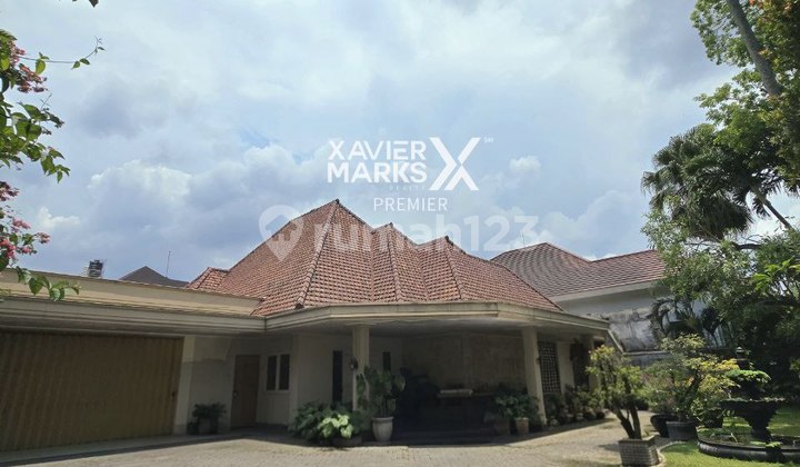 Rumah Mewah Klasik, Terawat, Siap Huni, Selangkah Ijen Boulevard, Malang