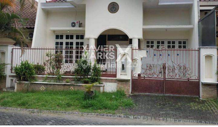 Rumah Cantik Terawat Dan Siap Huni, Araya, Malang 1