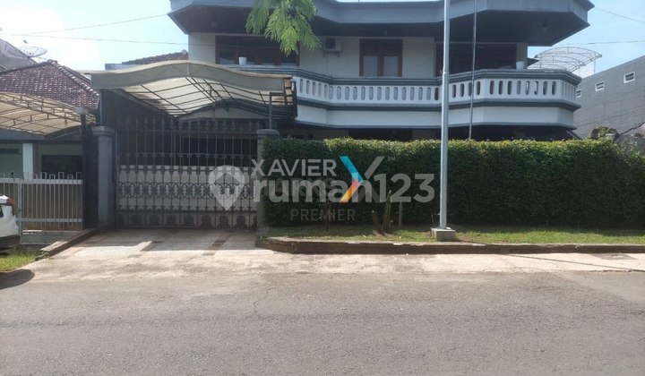 Dijual Rumah Klasik Terawat Siap Huni 2 Lantai Jl Garut, Malang Dijual Rumah Klasik Terawat Siap Huni 2 Lantai Jl Garut, Malang
