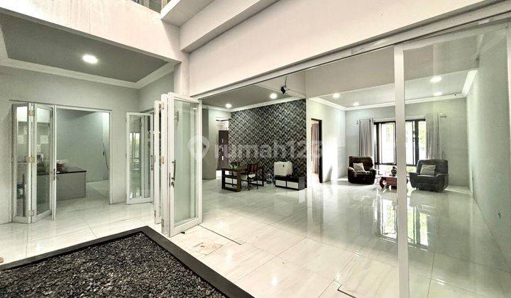 Rumah Minimalis  Modern, Open Space Area Living Shm Luas 2