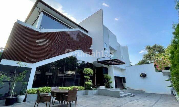 Rumah Mewah Kolam Renang Modern Harga Tebaik Shm Dan Imb 1