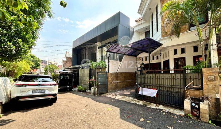 Rumah Depan Taman, Akses 2 Mobil, Tebet Barat 2