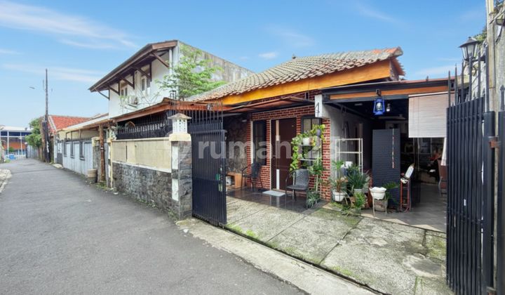 Tebet - Dekat Akses Jalan 2 Mobil ( Rumah Siap Huni )