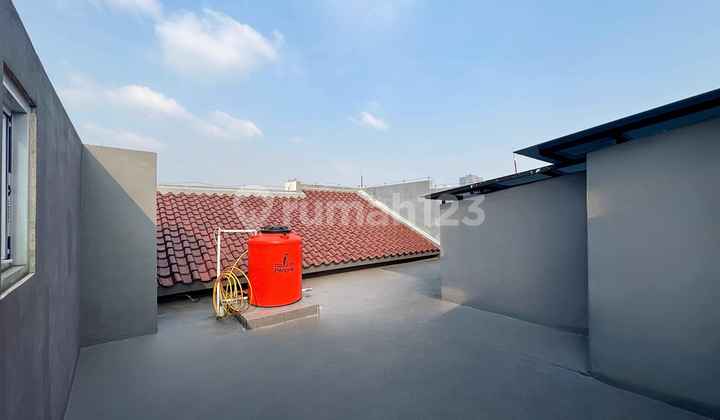 BRAND NEW HOUSE TEBET, AKSES 2 MOBIL 2