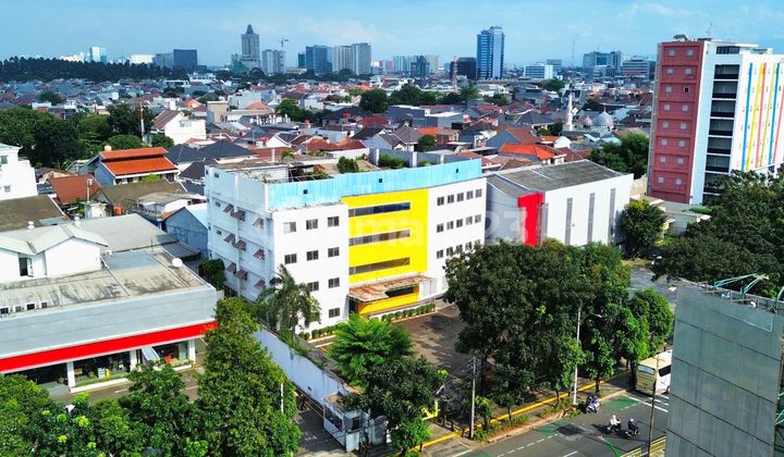 Jarang Ada! Gedung Komersil 4 Lantai di Soepomo Raya
