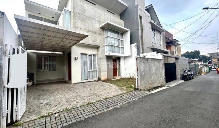 Modern Minimalist House Tebet Barat, Dekat Area Bisnis 1