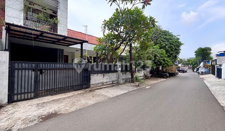 Best Deal! Akses 3 Mobil di Tebet Barat, Selangkah ke Supomo