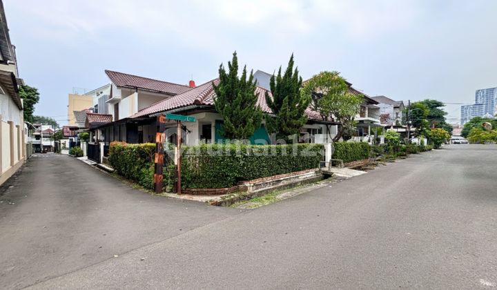 Best Location Tebet Barat ! Akses 3 Mobil Posisi Hoek