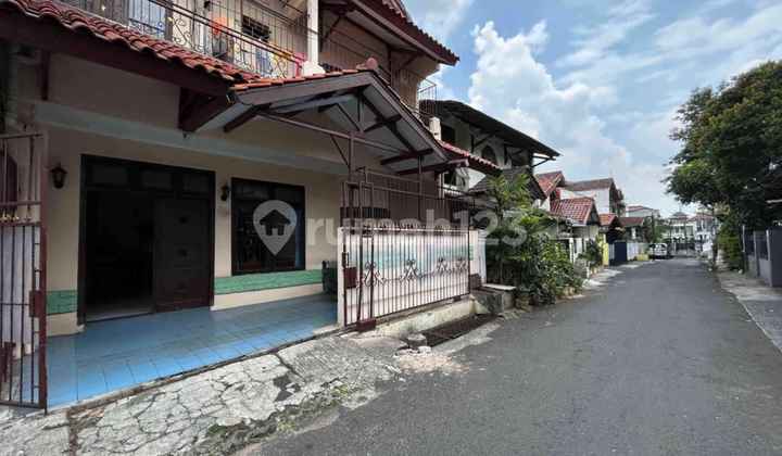 2 CAR ACCESS IN TEBET ONLY 2 M AWAY! MOVE-IN READY HOUSE