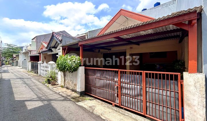 Cuma Jalan Kaki ke Eco Park Tebet - Akses Mudah di Tebet Timur