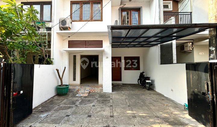 Rumah Minimalis Bangunan Bagus Di Tebet Timur 1