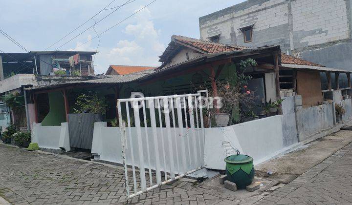 RUMAH HOOK MANUKAN  DEKAT GRAND PAKUWON SURABAYA BARAT 1