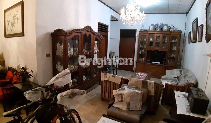 RUMAH VINTAGE LOKASI STRATEGIS DI TEBET, JAKARTA SELATAN 2