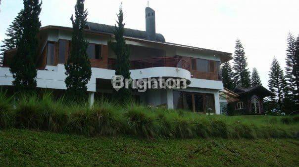 Villa 2 lt fully furnished yg mewah dan asri dengan pemandangan indah khas Lembang Bandung Utara 2