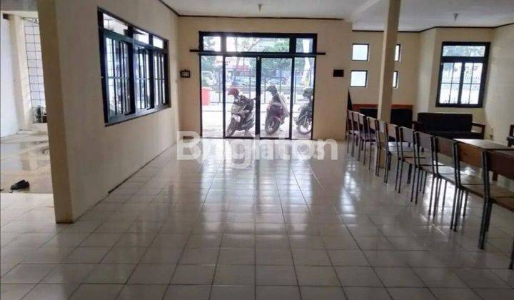 Ruang usaha di lokasi yang sangat strategis, mainroad Pelajar Pejuang 45 (BKR). Cocok unruk kantor  atau beragam usaha (resto/cafe,showroom,bimbel,distro, klinik,petshop,dll) 2