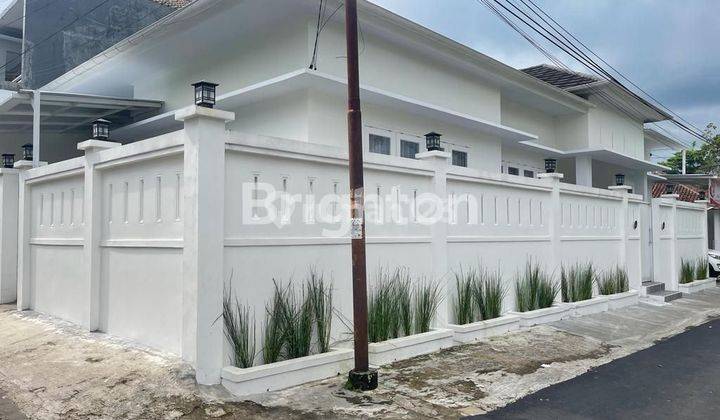 Rumah modern dan mewah, siap huni. Sangat xocok sebagai rumah tinggal dan ruang usaha 1