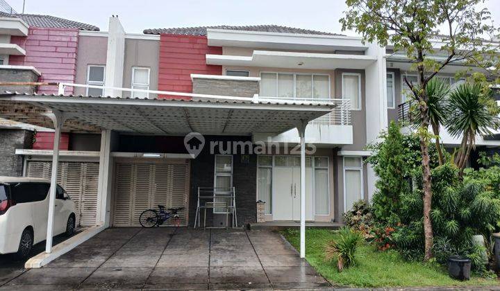 Disewakan Rumah Bagus, 2 Lantai, Taman Luas, 4 Kamar, Green Lake 1