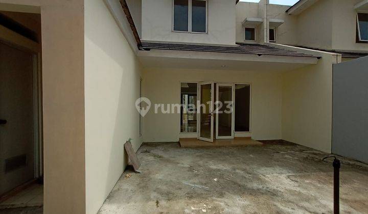 Rumah Disewakan 2 Lantai Di Suvarna Sutera Cluster Citra  2