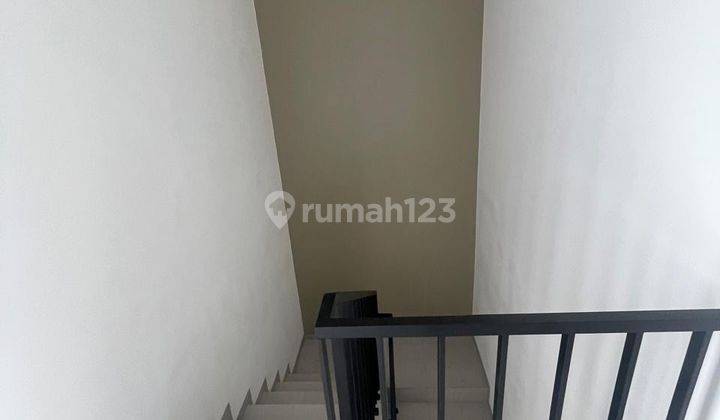 Rumah 2 Lantai Minimalis di Kemang Peratama 5, Bekasi 2