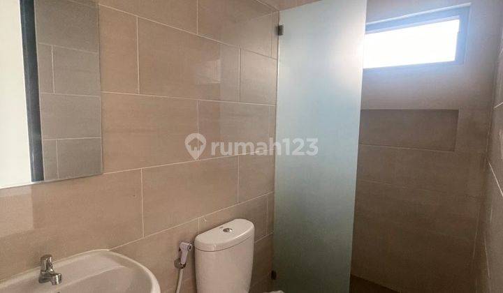 Rumah 2 Lantai Minimalis di Kemang Peratama 5, Bekasi 2