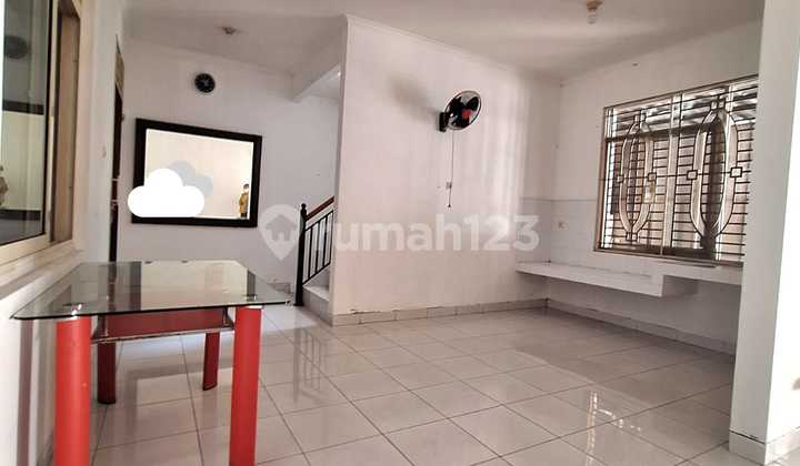 Dijual Rumah di Taman Semanan Indah 8X17 2