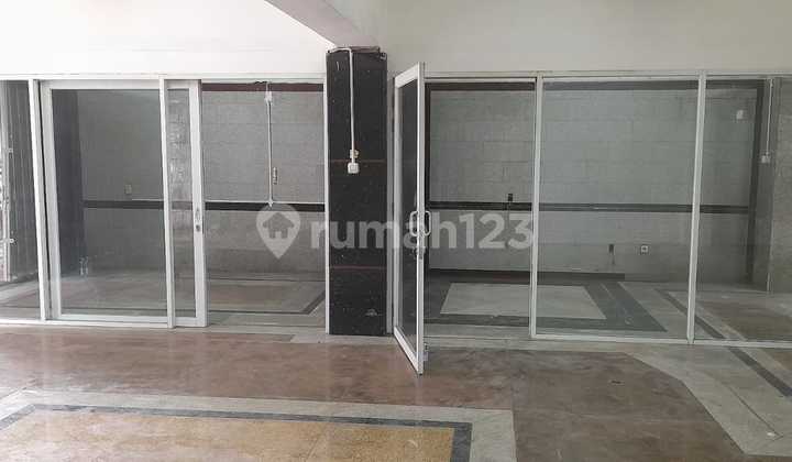 For Rent Strategic Shop House on Jalan Pejagalan, West Jakarta