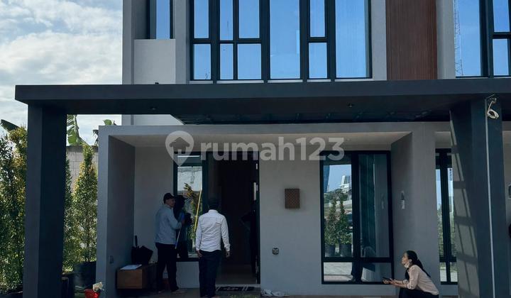 2-Story House in Darmo Graha Residence, West Surabaya, Papaya Access 1