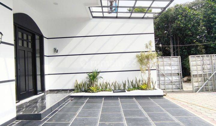 Rumah American Clasic 3 Lantai Nempel Jakarta Barat 2