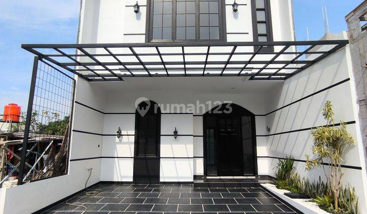 Rumah American Clasic 3 Lantai Nempel Jakarta Barat 1