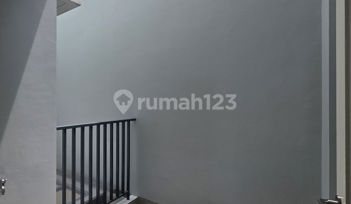 For Sale Ready-to-Occupy 3-Story House in Malibu Gading Serpong 2