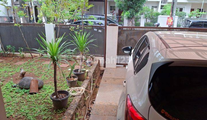 Rumah Pinggir Jalan Raya, Griya Loka Bsd City Tangerang 1