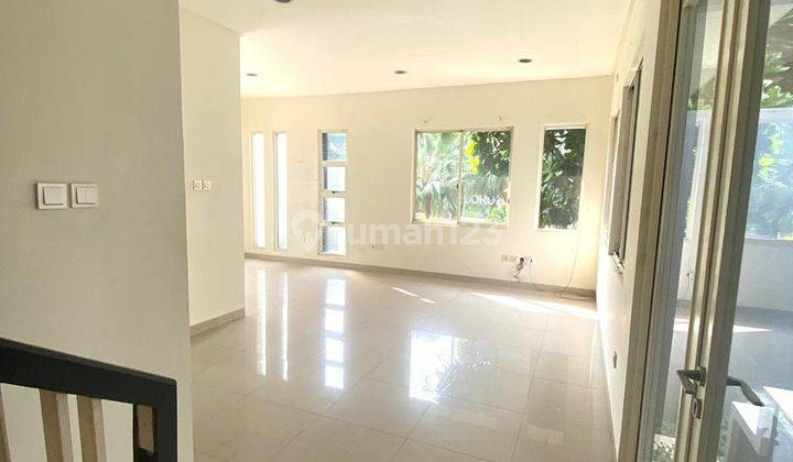 Rumah 2 Lantai Unfurnished Dekat Binus Inter School di Bsd Residence One, Tangerang 2