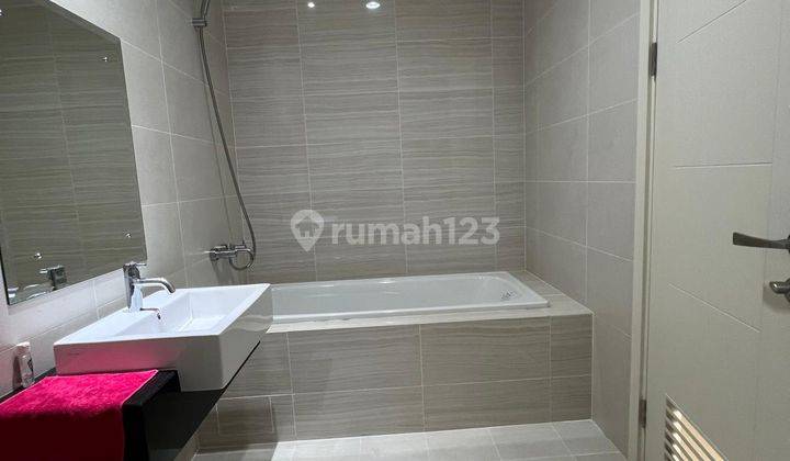 Rumah 2 Lantai Semi Flamingo, The Springs Furnished di Gading Serpong, Tangerang 1