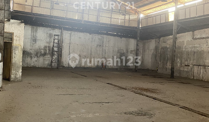 Warehouse for Rent in a Very Main Road Location in Padalarang