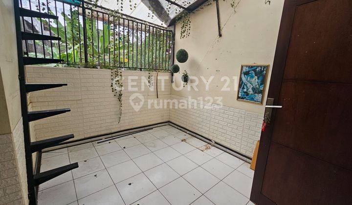 Rumah Asri Pemandangan Indah Ke Kota Bandung Timur  2