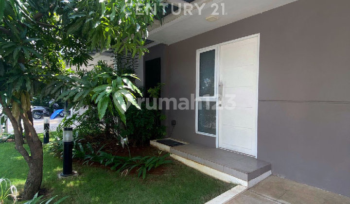 For Rent Well-Maintained Clean House In Summarecon Bandung