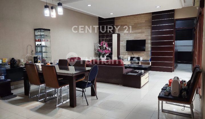 House in Singgasana Bandung Good Location Ready to Occupy