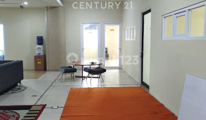 Prestigious Business Space Area on Main Road Dago 2